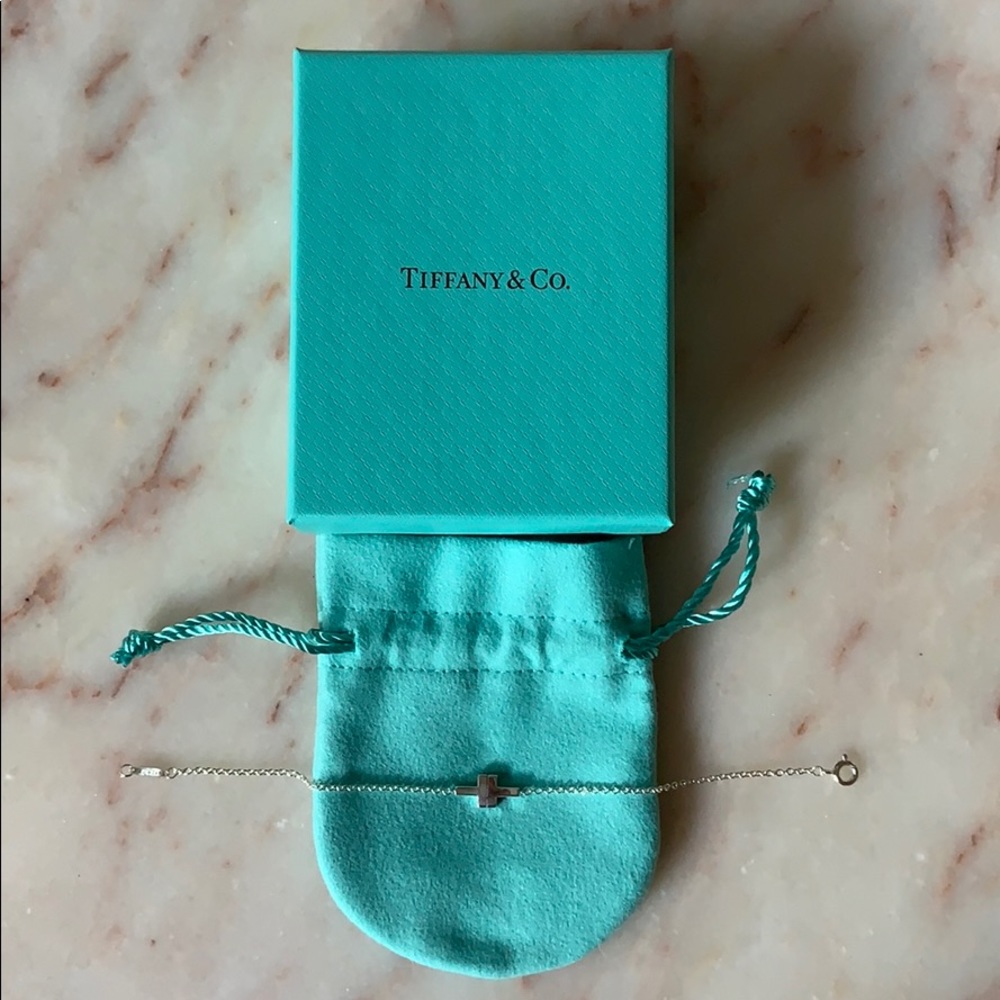 *NIB* Authentic Tiffany & Co. Silver T Bracelet